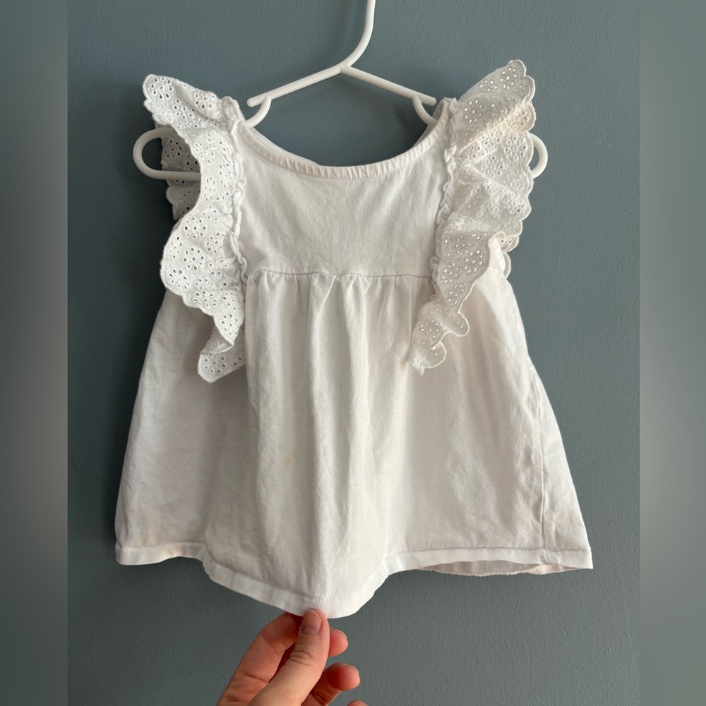 Zara top with eyelet flutter sleeves 18-24M